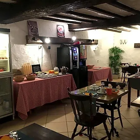 Le Relais Des Vieilles Postes فندق Les Avenières