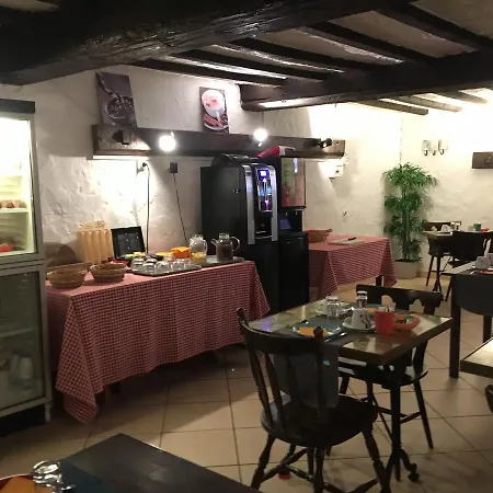 Hotel Le Relais Des Vieilles Postes Les Avenières
