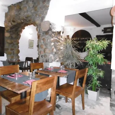 Le Relais Des Vieilles Postes Hotel Les Avenières